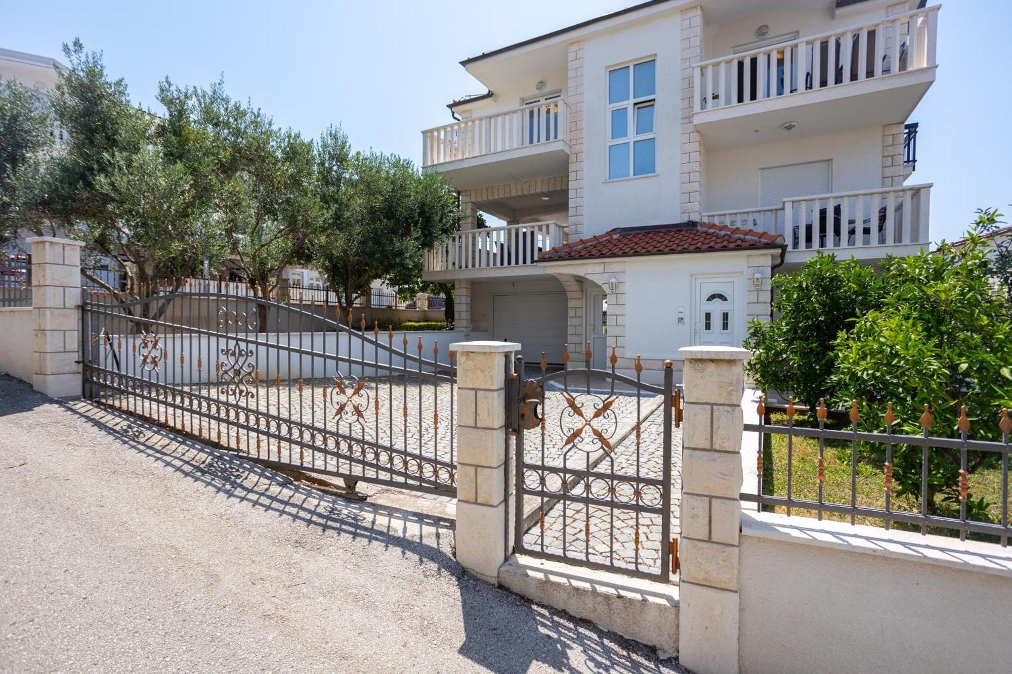 Villa Marina Okrug Gornji Extérieur photo