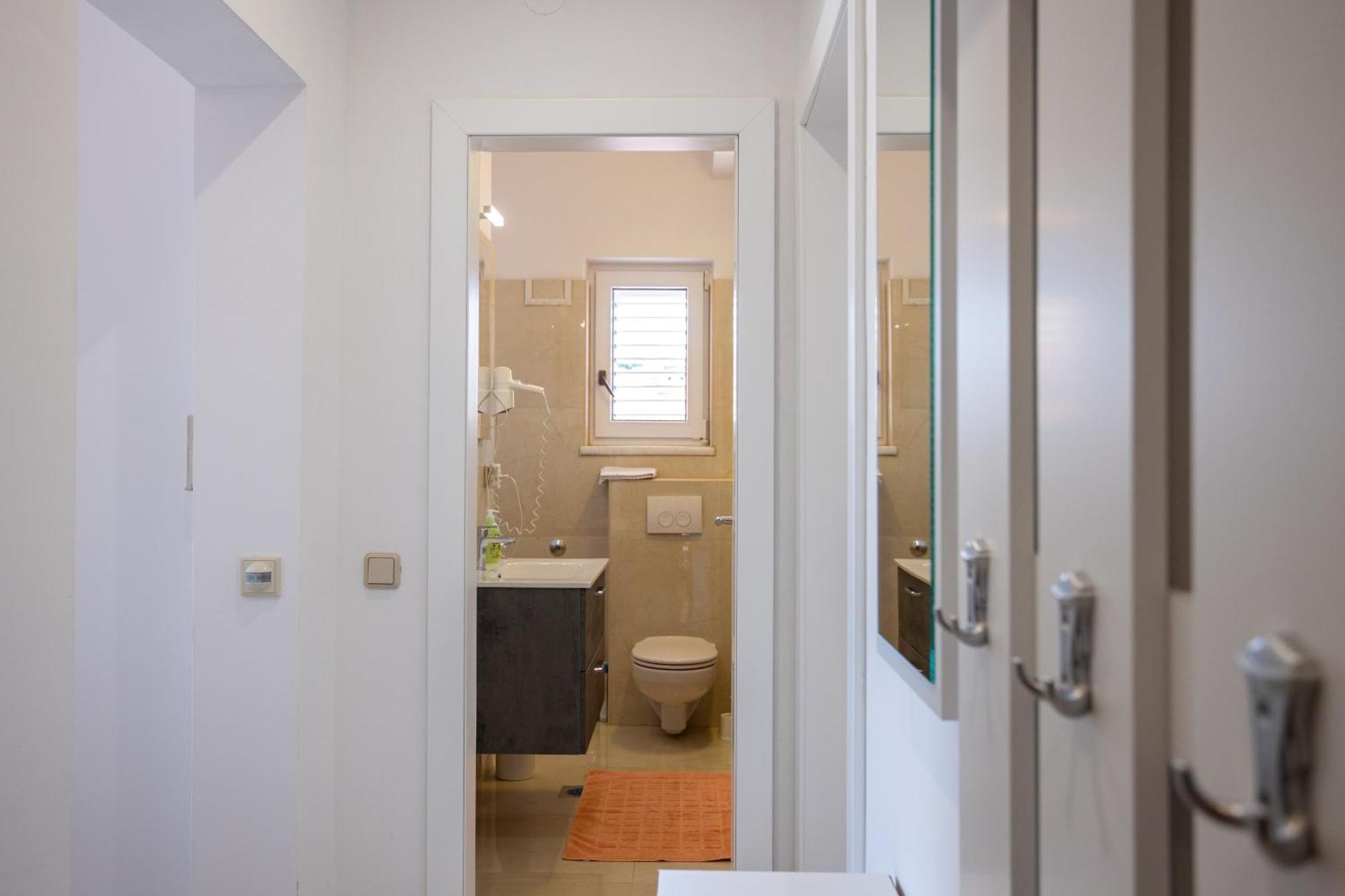 Villa Marina Okrug Gornji Chambre photo