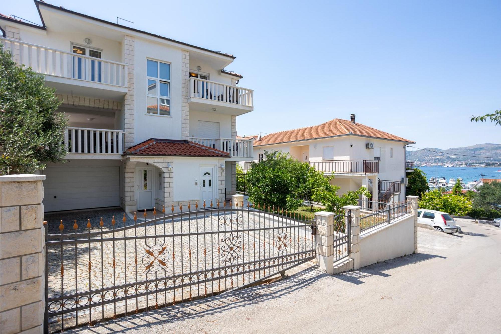 Villa Marina Okrug Gornji Chambre photo