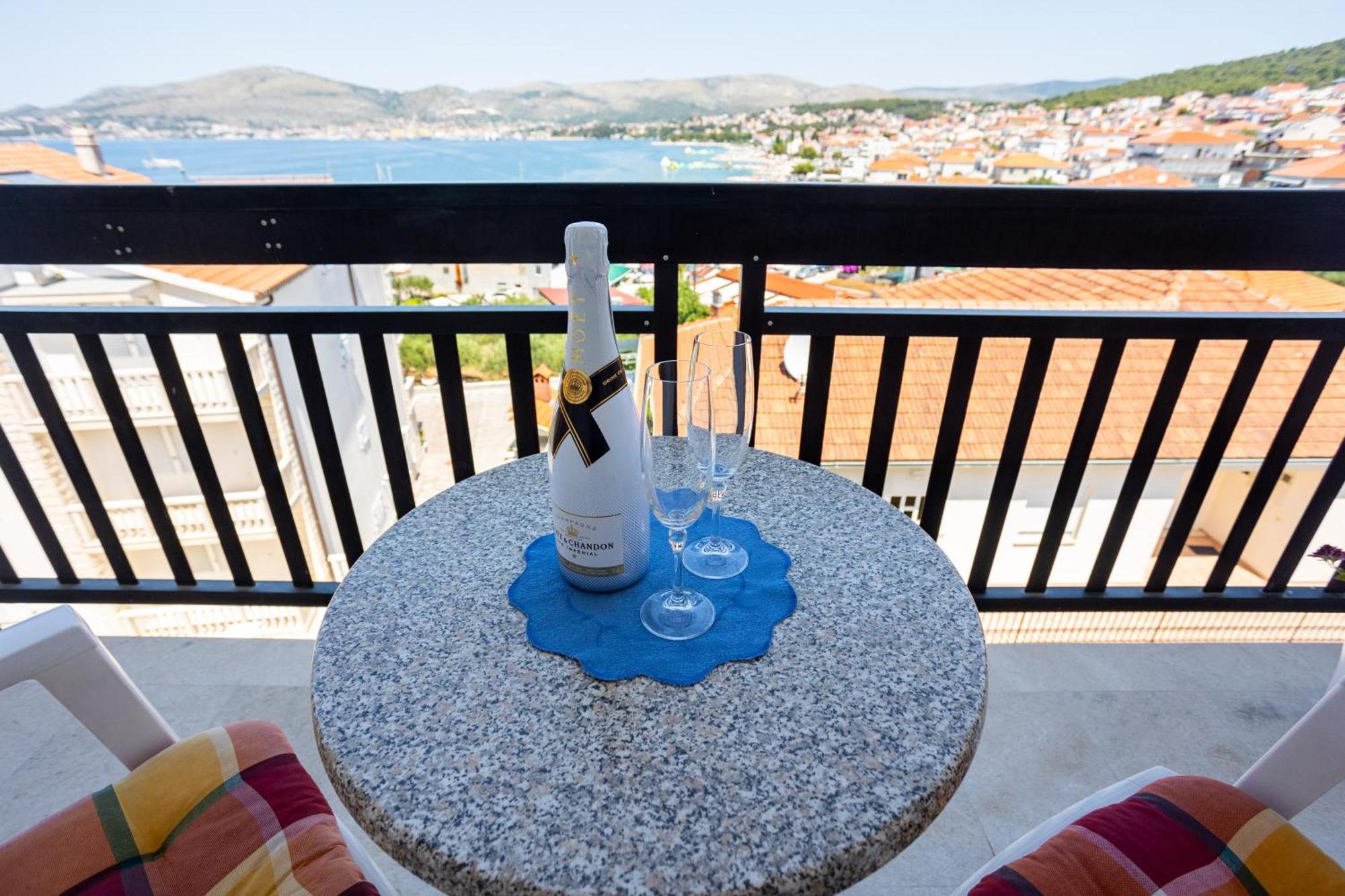 Villa Marina Okrug Gornji Chambre photo