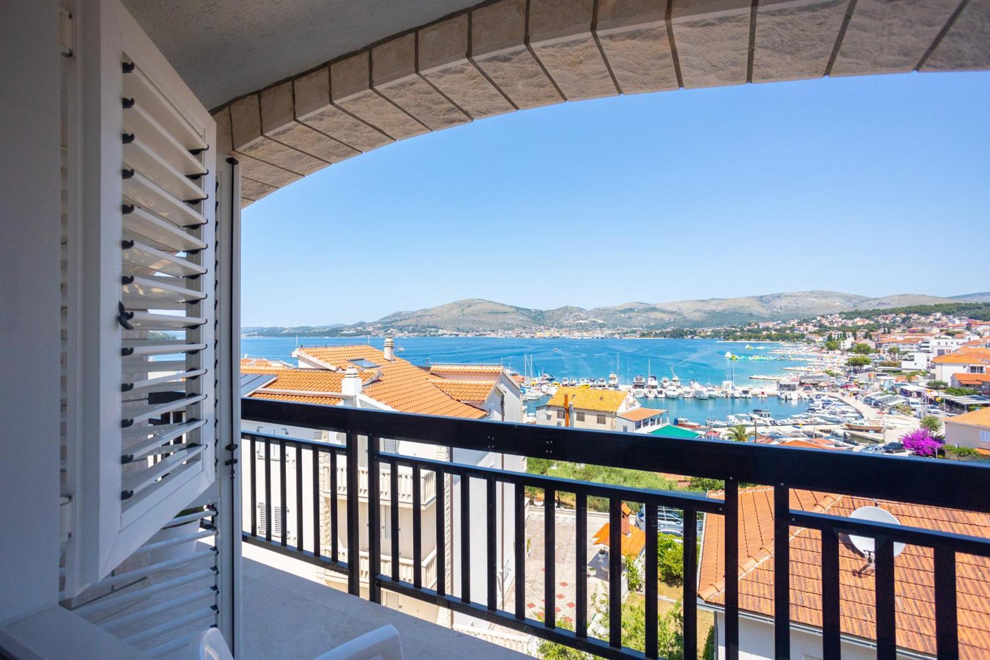 Villa Marina Okrug Gornji Chambre photo